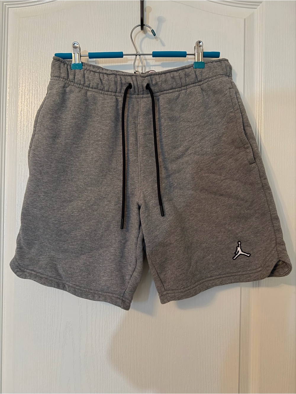 Nike Jordan Men's Gray Fleece Shorts with Drawstring - Size Small / 8”’Inseam